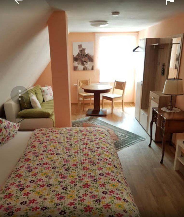 Pension Moserhaus Harburg  Ngoại thất bức ảnh